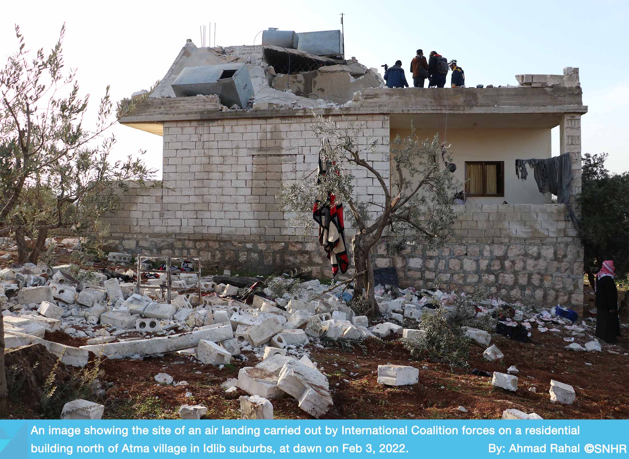 عملية إنزال جوي لقوات لتحالف الدولي في قرية أطمة بريف إدلب في سوريا تسفر عن قتلى أطفال ونساء 3-2-2022