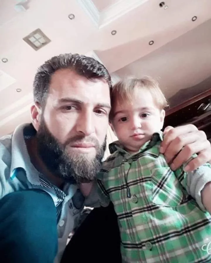 حسن مدينو الذي قُتل إثر قصف قوات سوريا الديمقراطية على مخيم كويت الرحمة