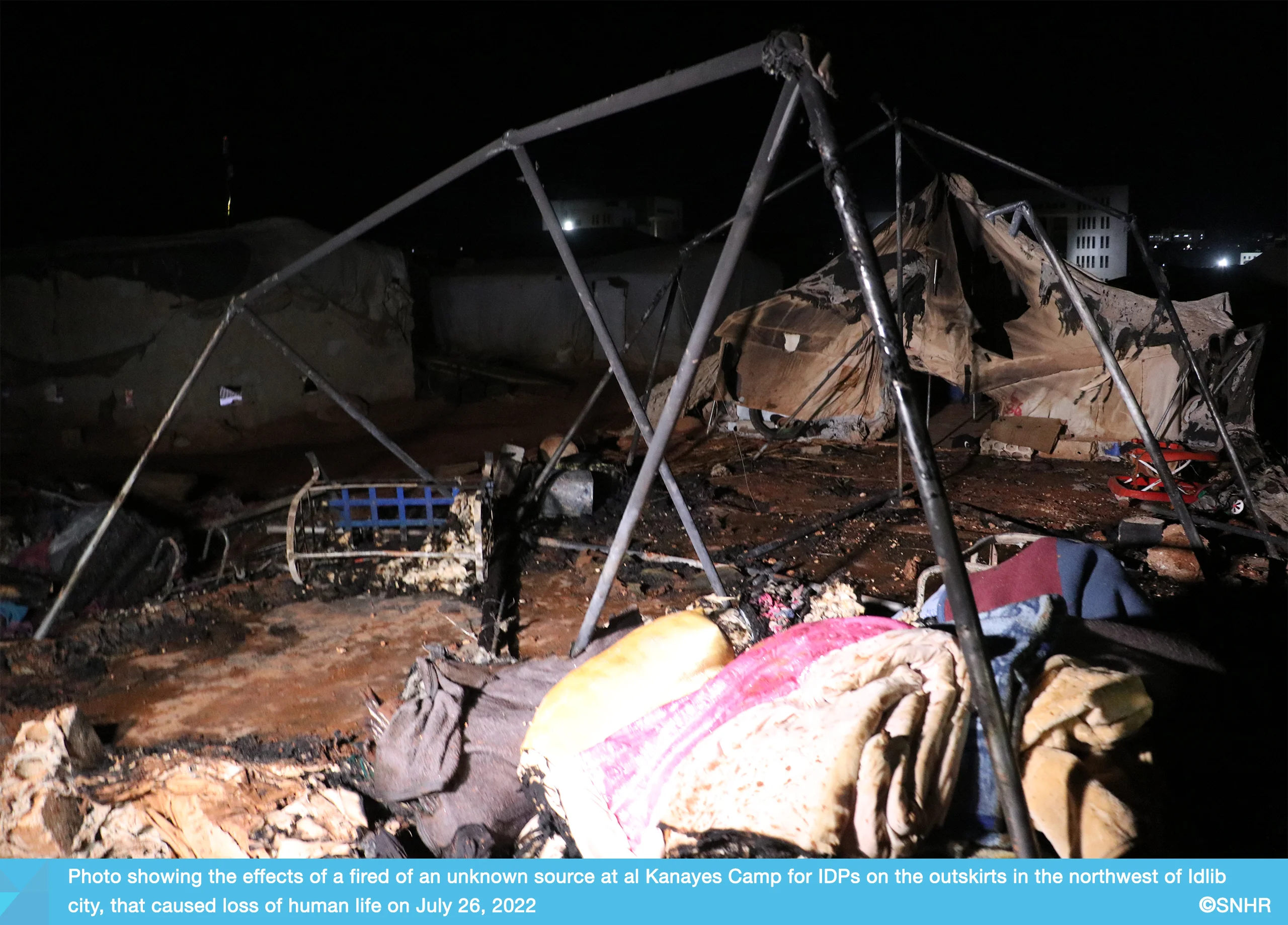 صور خاصة بالشبكة السورية لحقوق الإنسان تُظهر الأضرار  في مخيم الكنايس للنازحين في إدلب 26-7-2022 (1)