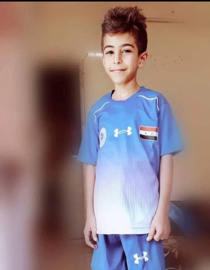 مقتل طفل إثر انفجار قنبلة ألقاها أحد عناصر النظام السوري في مدينة جبلة في اللاذقية في 1-9-2022