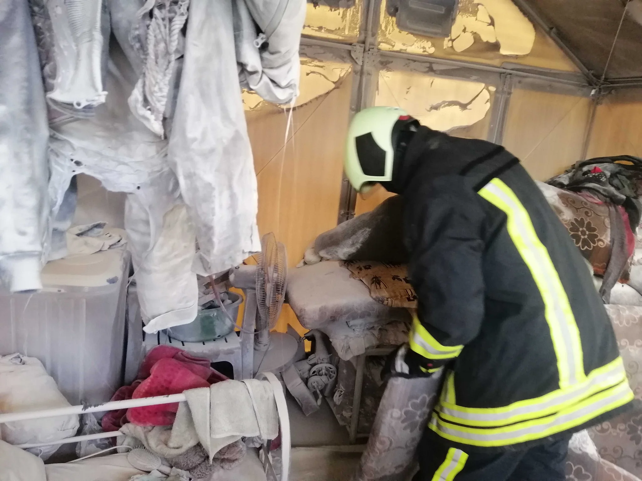 اندلاع حريق في مخيم للنازحين شمال محافظة إدلب في 24-11-2022