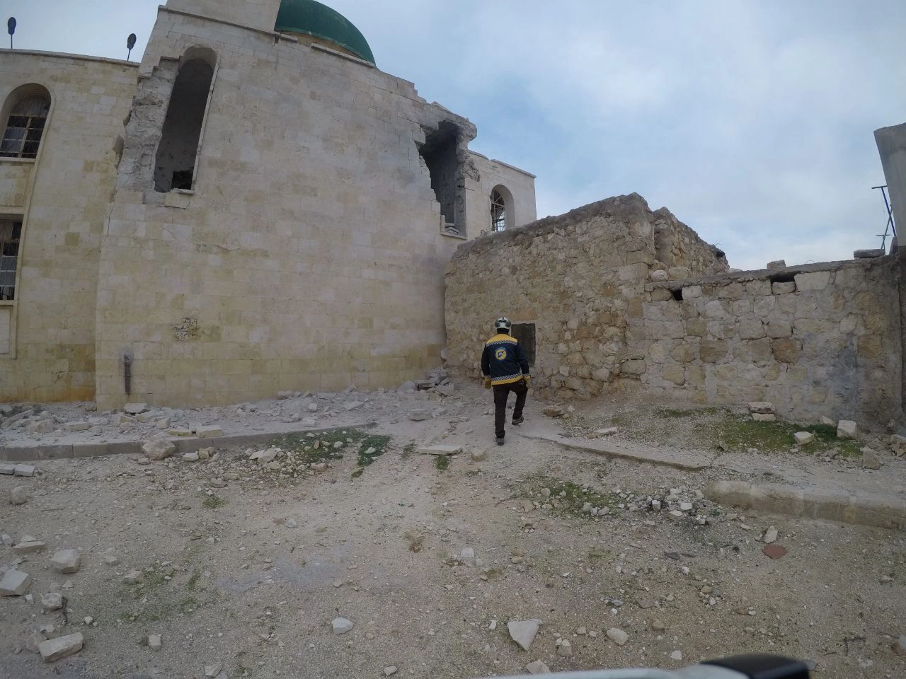 Syrian regime forces bomb a mosque in western Aleppo governorate, January 12, 2023