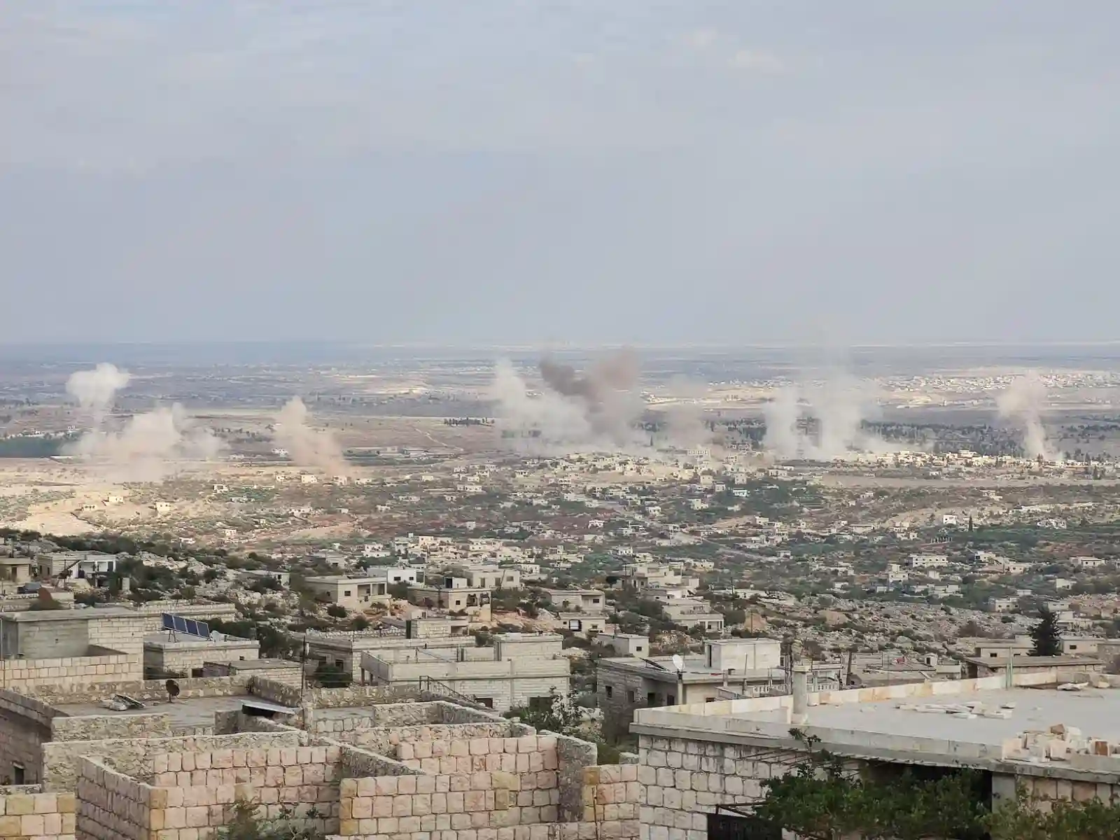 خمسة قتلى على الأقل إثر هجمات قصف مكثفة شنتها قوات النظام السوري على مناطق متفرقة في أرياف محافظة إدلب في 5-10-2023