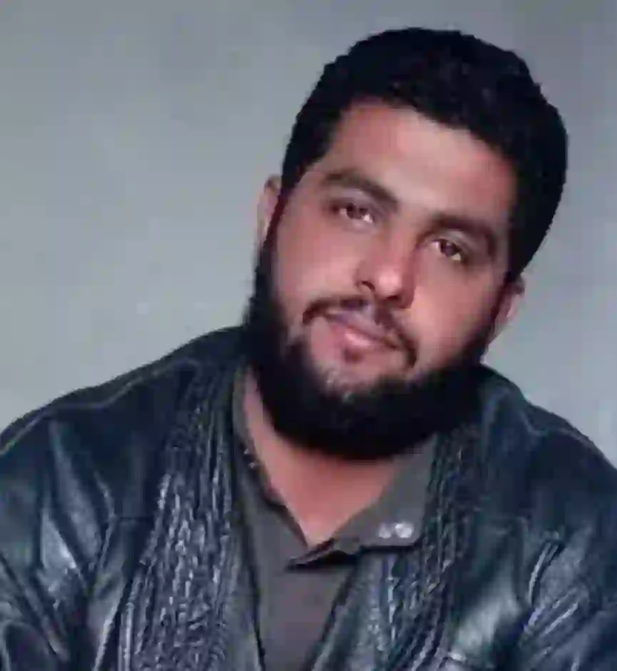 A man, identified as Khalaf Salman al-Mesh’al who works as a raqi (the Islamic equivalent of an exorcist), was shot dead on October 14, 2023, by gunmen we have not yet been able to identify from a passing motorbike in al-Sabha town in eastern Deir Ez-Zour governorate.
A man named Khalaf al-Mesh’al shot dead by unidentified gunmen in eastern Deir Ez-Zour governorate, October 14, 2023