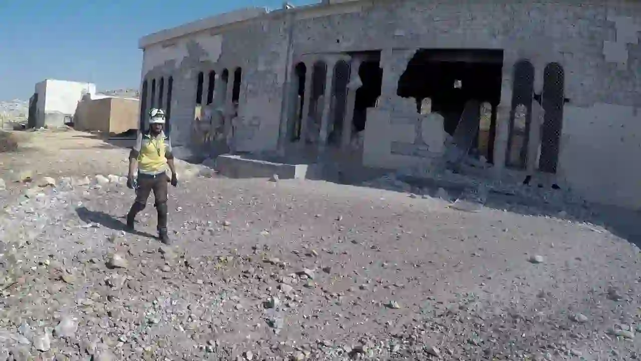 On October 24, 2023, fixed-wing warplanes believed to be Russian fired multiple missiles at Ein Sheib Water Station to the north of Ein Sheib village in Sahl al-Rouj in western rural Idlib governorate, injuring one girl who sustained multiple bruises. The area is under the control of armed opposition factions and Hay’at Tahrir al-Sham (HTS).
The Syrian Network for Human Rights (SNHR) notes that the water station is out of commission, and was used previously as a shelter for internally displaced persons (IDPs) coming from Jabal al-Zawiya. The shelter was targeted on August 22, 2023, in a bombardment that killed multiple civilians at the time.
Through this and similar attacks, Russian forces have unequivocally violated UN Security Council resolutions 2139 & 2254, both of which categorically prohibit indiscriminate attacks, as well as violating the rules of international humanitarian law on distinguishing between civilians and fighters. Such attacks aim solely to spread fear and panic among civilians, and to drive them from their lands and homes, and forcibly displace them. It is estimated that 6.5 million people are currently internally displaced in Syria.

Girl injured in a Russian aerial attack on a water station in western rural Idlib governorate, October 24, 2023