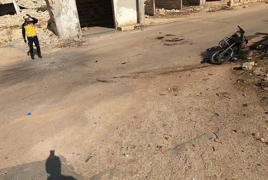 إصابة ثلاثة مدنيين بجراح إثر هجوم أرضي لقوات النظام السوري شرق محافظة إدلب في 10-11-2023