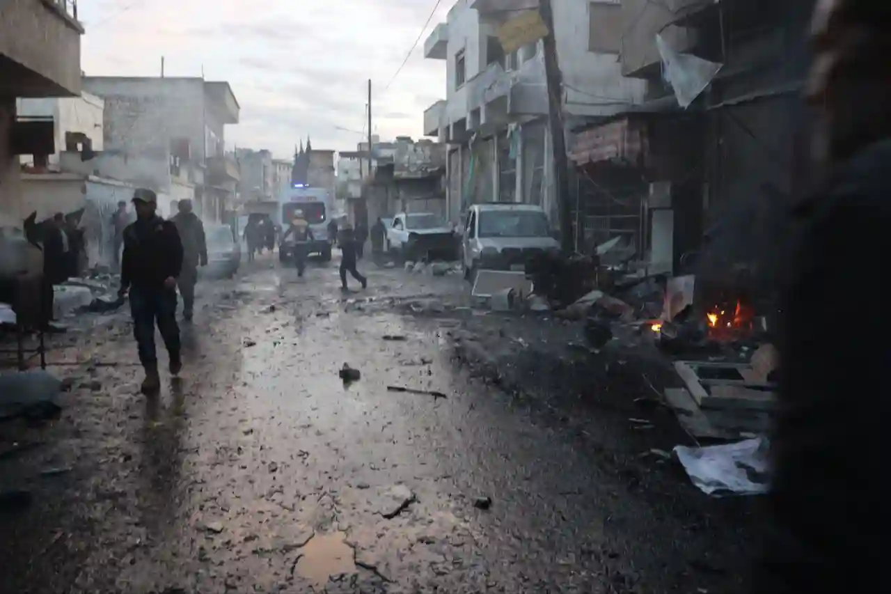 مقتل 8 مدنيين وإصابة 35 آخرين إثر هجمات أرضية لقوات النظام السوري على أحياء متفرقة من مدينة إدلب في 9-12-2023