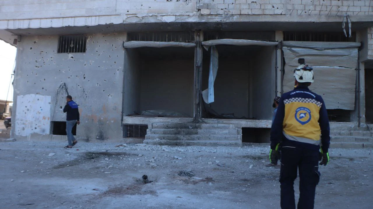 مقتل سيدة وطفلة إثر هجوم أرضي لقوات النظام السوري شرق محافظة إدلب في 1-4-2024