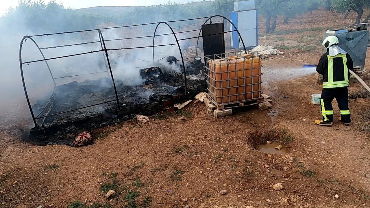 Fire breaks out in an IDPs tent in N. Aleppo, May 3, 2024