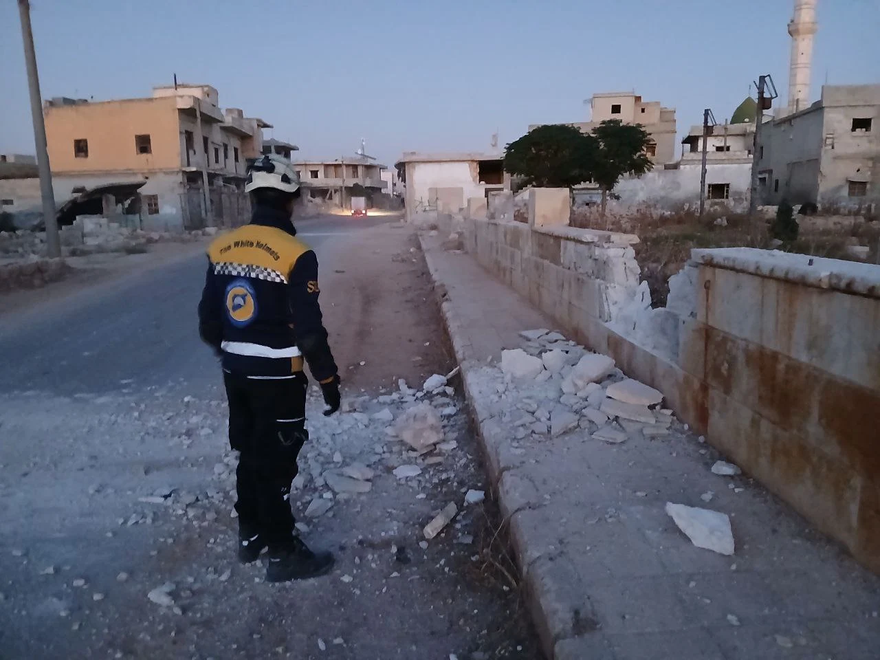 Woman injured, mosque damaged in a ground regime attack on E. Idlib, October 19, 2024