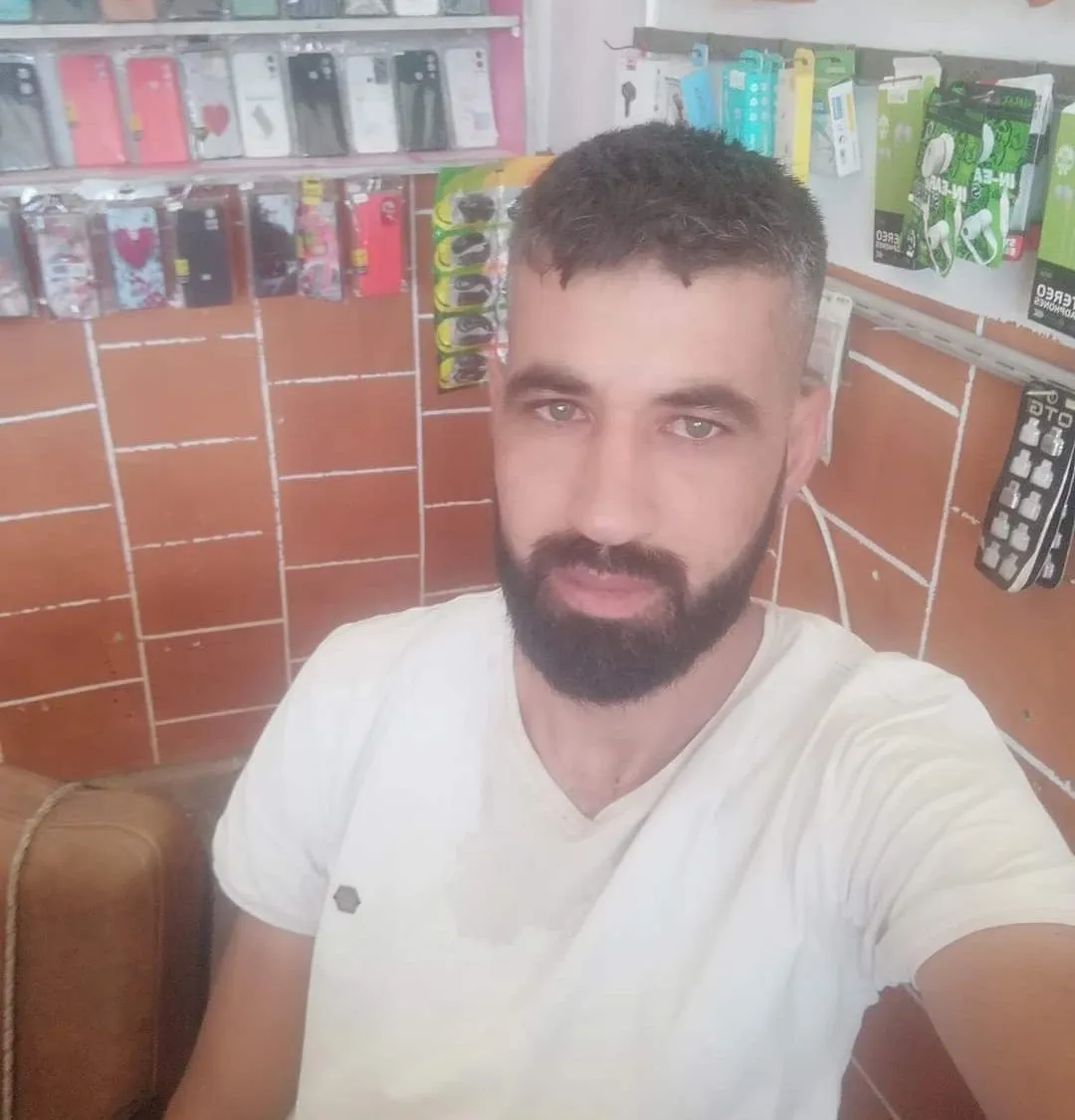 Man named Isam al-Khtaib shot dead by unidentified gunmen in N. Daraa, September 30, 2024