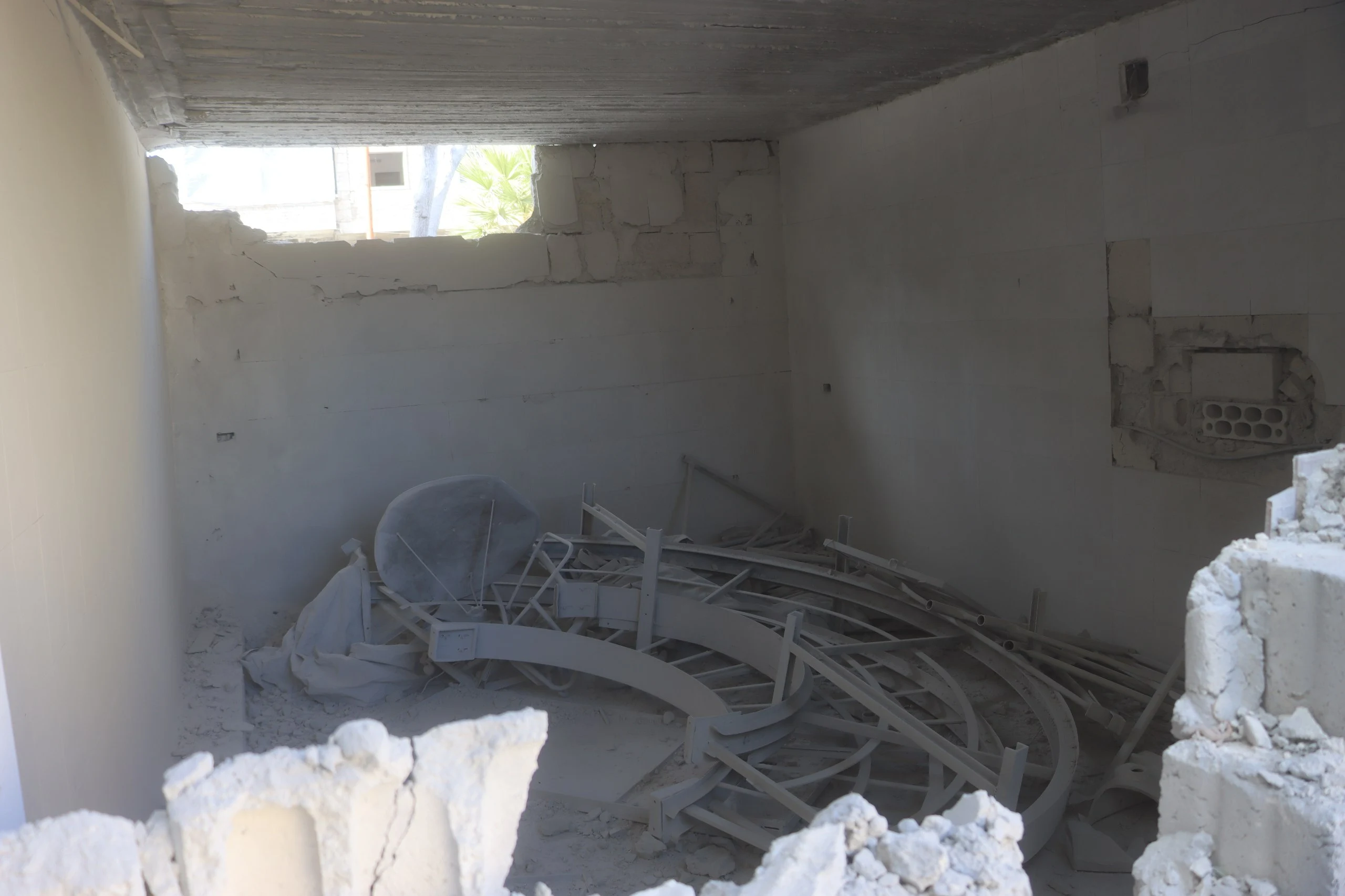 Syrian regime forces bomb a bakery in S. Idlib, November 28, 2024
