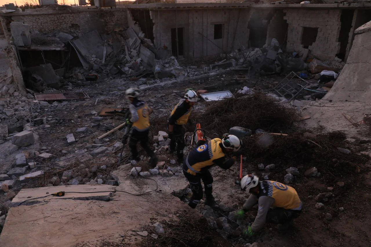 Mother, her two children killed, and six injured in an air regime attack on E. Aleppo, November 30, 2024
