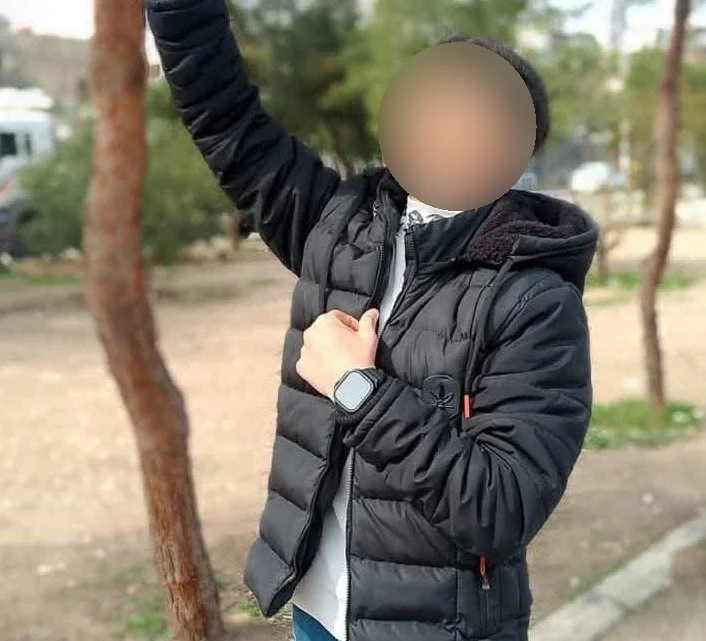 SDF kills a boy named Mohammad al-Jasim and injures his mother in N. Raqqa, March 25, 2025