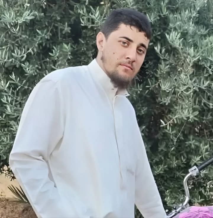 مقتل عبد الرحمن المقداد وإصابة مدنيَّين اثنين بجراح إثر انفجار جسم من مخلفات الحرب لم نتمكن من تحديد مصدره شرق محافظة درعا في 9-3-2025